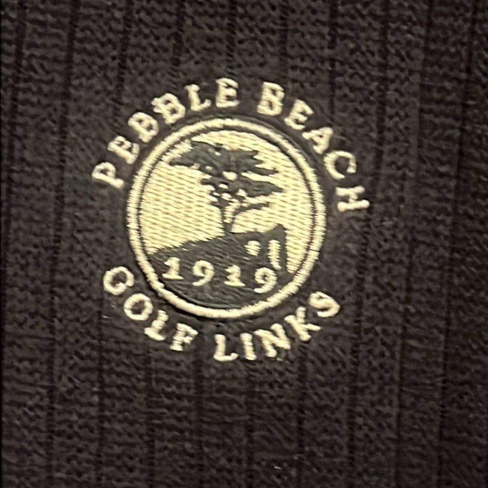 Gently worn men’s XL Pebble Beach sleeveless golf sweater